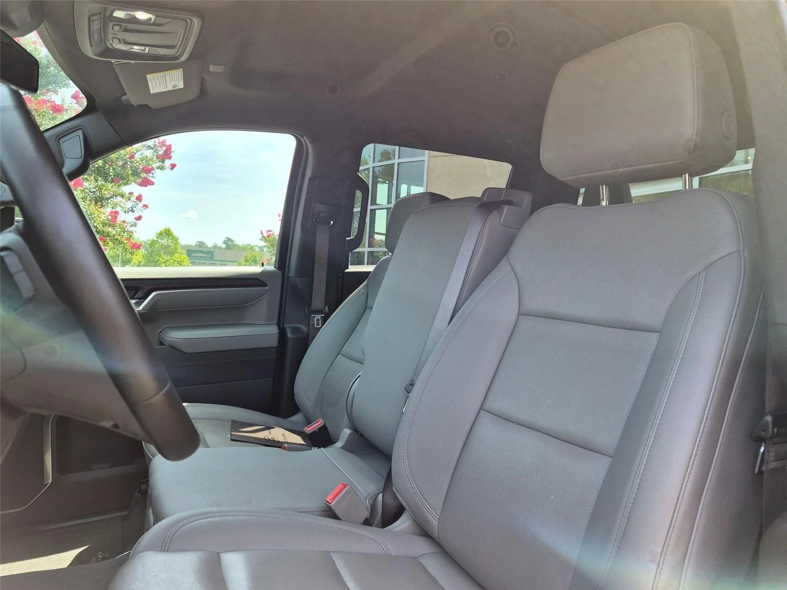 Used 2025 Onyx Black GMC SLT image 13