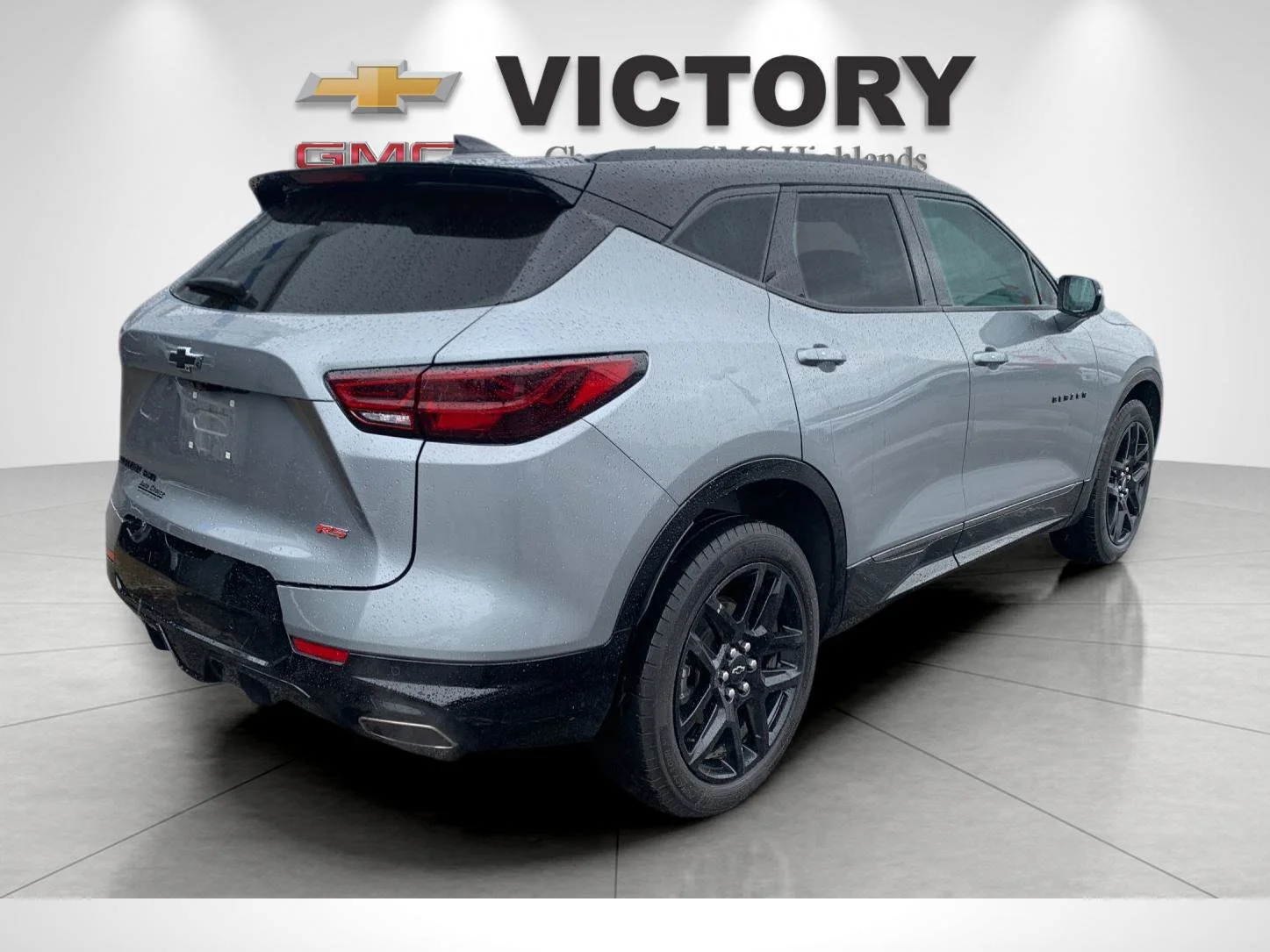 Used 2025 Sterling Gray Metallic Chevrolet RS image 3