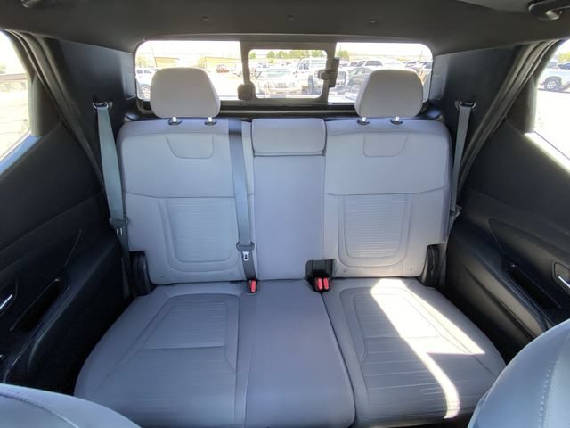 Used 2023 White Hyundai SEL Premium image 23