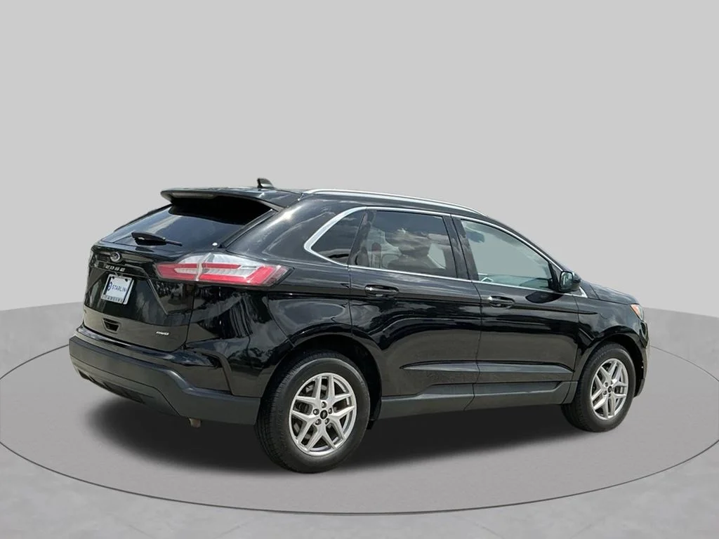 Used 2023 Black Ford SEL image 11