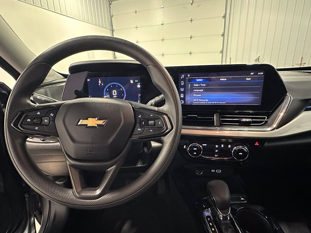 Used 2025 Gray Chevrolet LT image 34