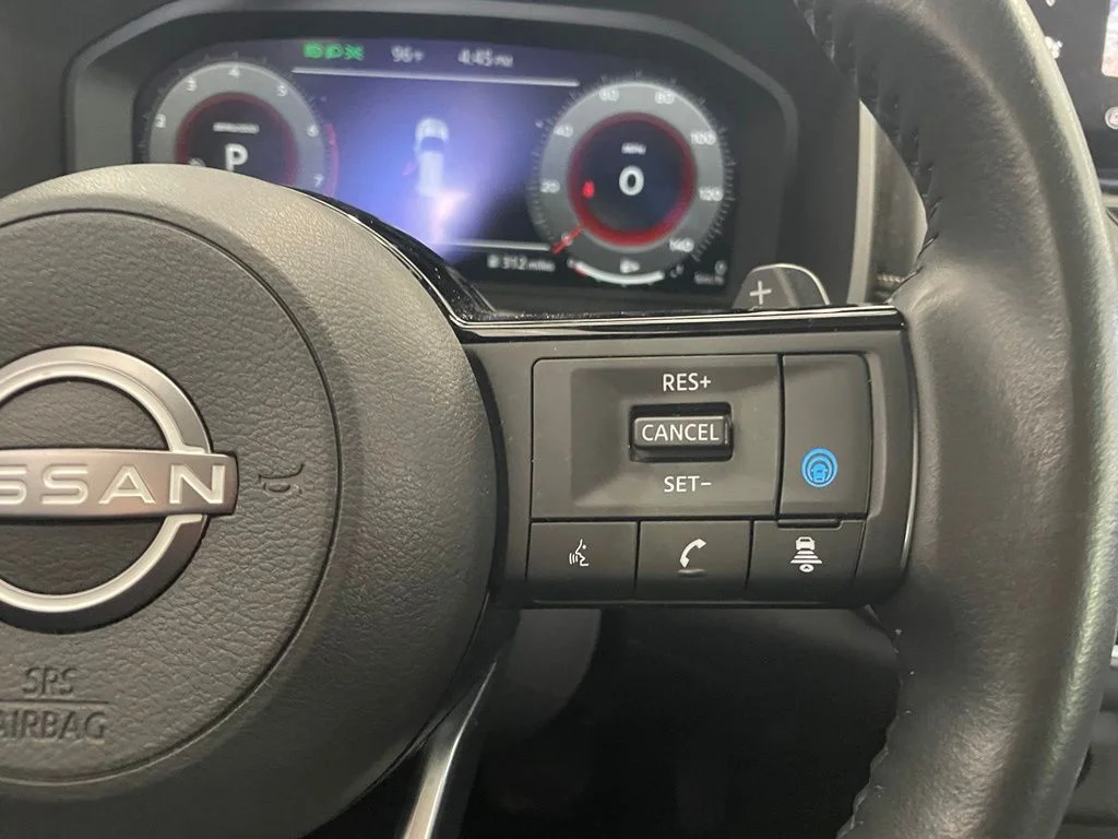 Used 2024 Gray Nissan Platinum image 14