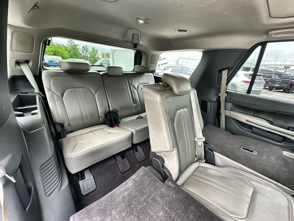 Used 2019 White Platinum Metallic Tri-Coat Ford Limited image 27