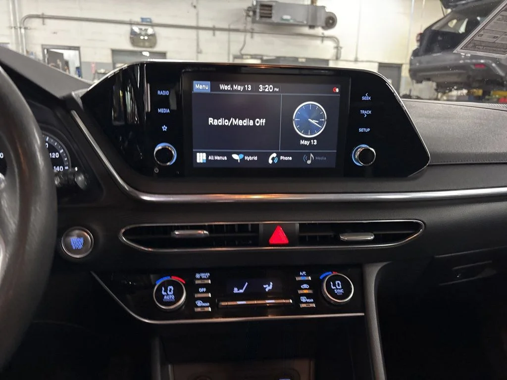 Certified Used 2021 Red Hyundai Blue image 19