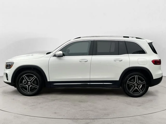 Used 2026  Mercedes-Benz GLB 250 image 2