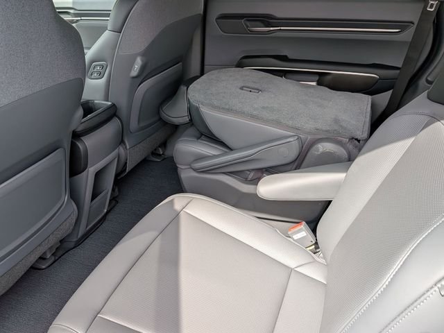 2026 Kia EV9 Light L/R - Photo 16