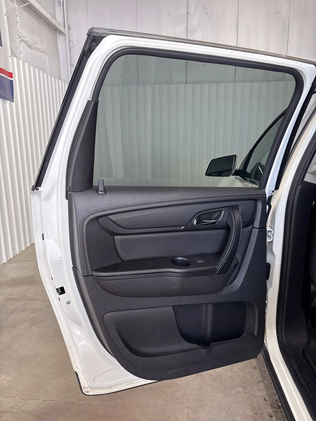 Used 2014 White Chevrolet 2LT image 13