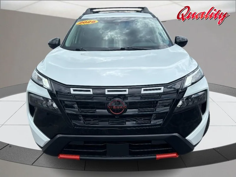 Used 2026 Everest White Pearl Tricoat Nissan Rock Creek image 10