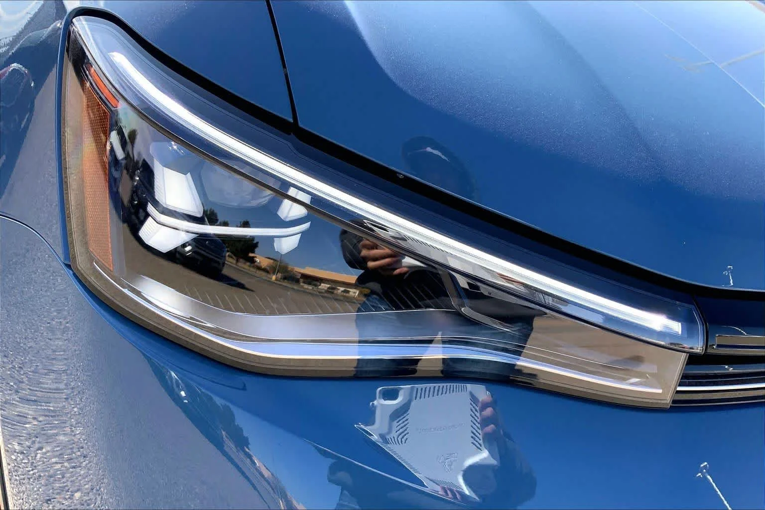 New 2026 Monterey Blue Pearl Volkswagen SE image 13