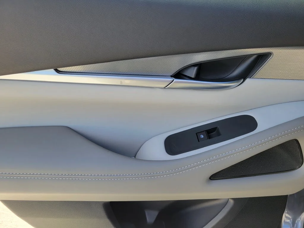 New 2027 RADIANT WHITE INFINITI Luxe AWD image 8