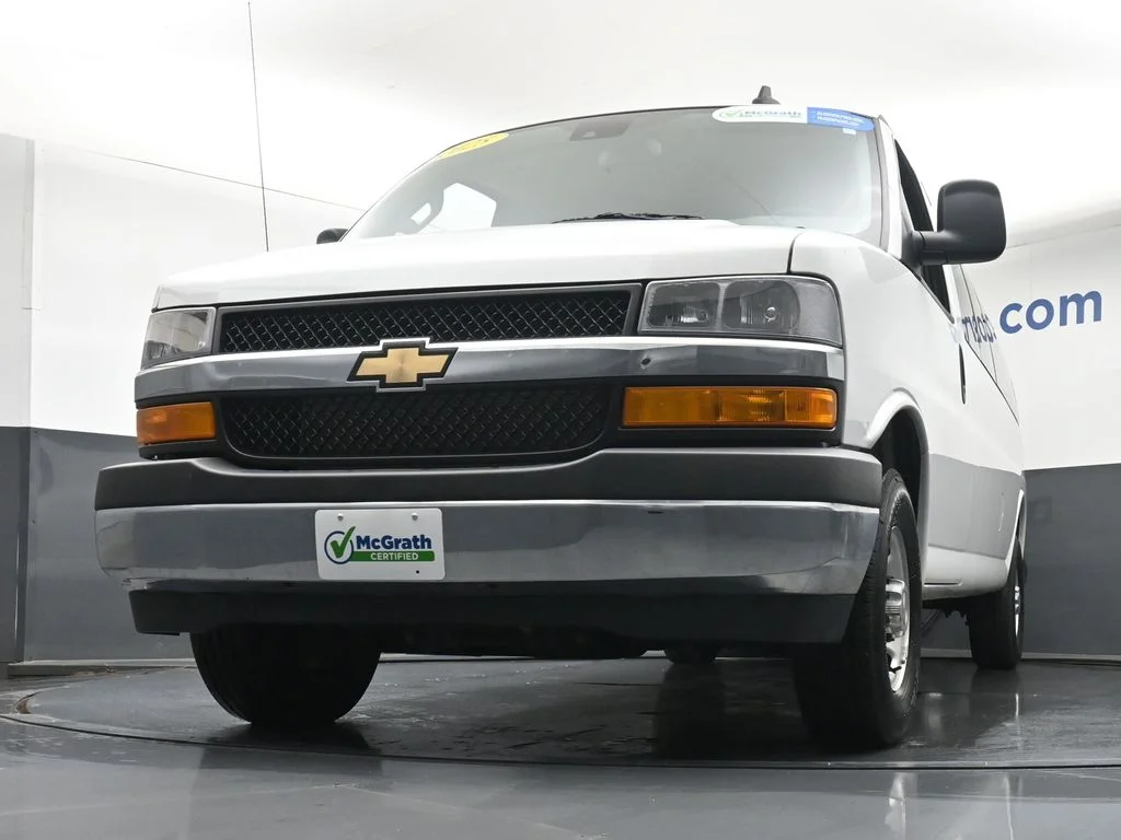 Used 2025 White Chevrolet LT image 7