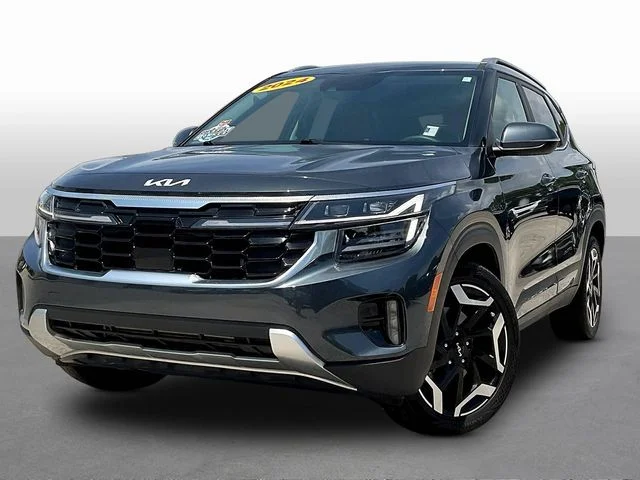 Used 2024 Gray Kia SX image 3