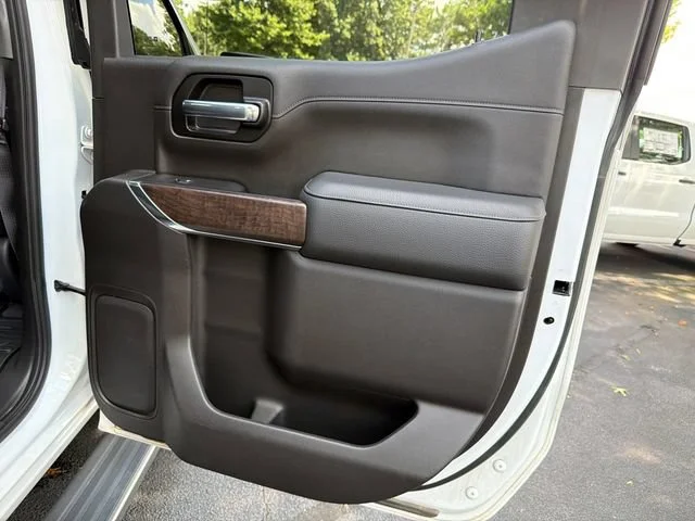 Used 2021 WHITE FROST TRICOAT GMC Denali image 16