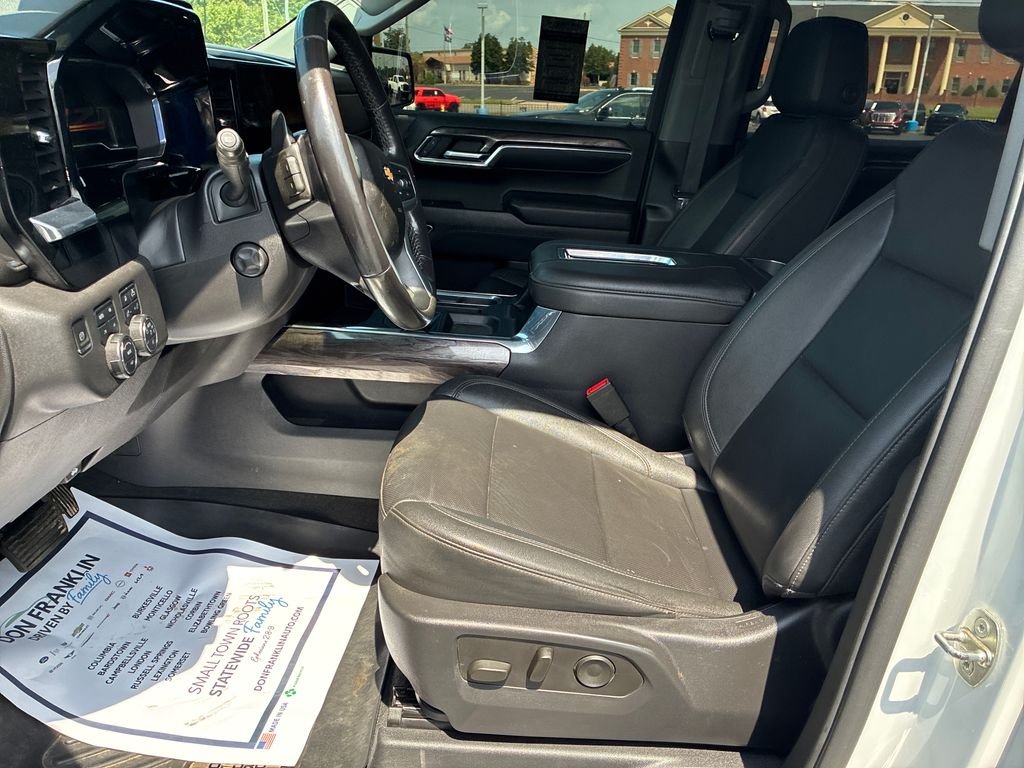 Used 2022 White Chevrolet LTZ image 9