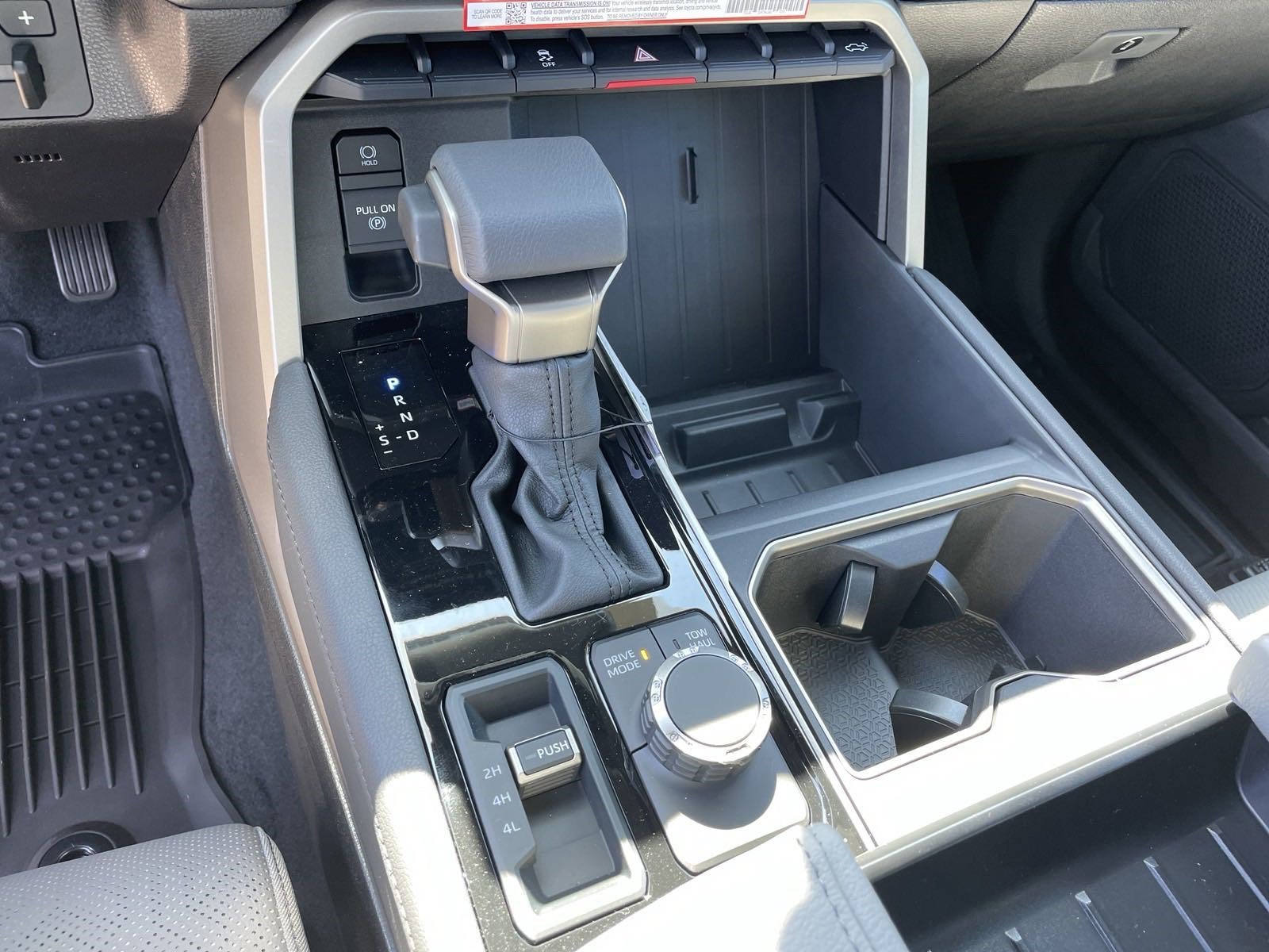 2025 Toyota Tundra Limited - Photo 24