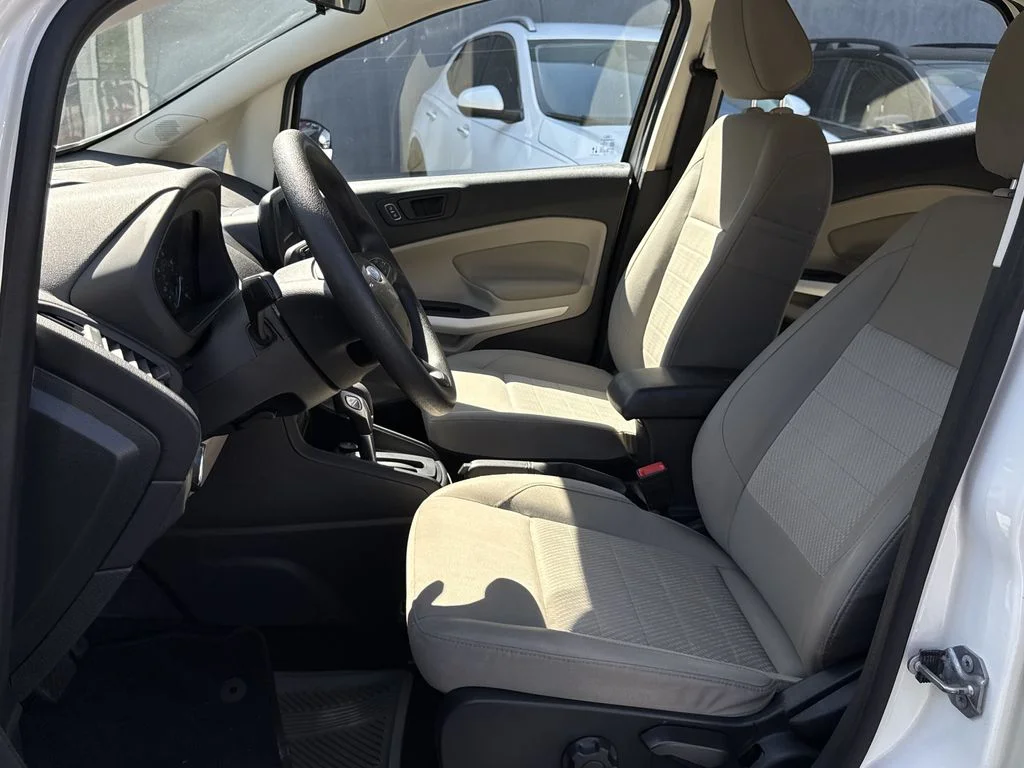 Used 2020 Diamond White Ford S image 16