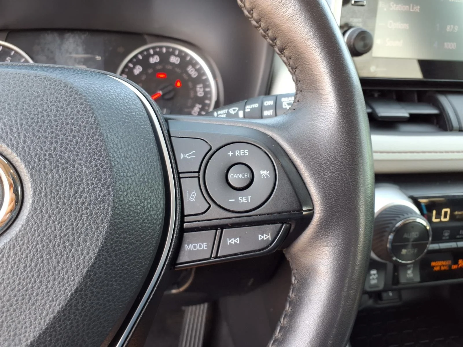 Used 2022 Lunar Rock Toyota XLE image 28