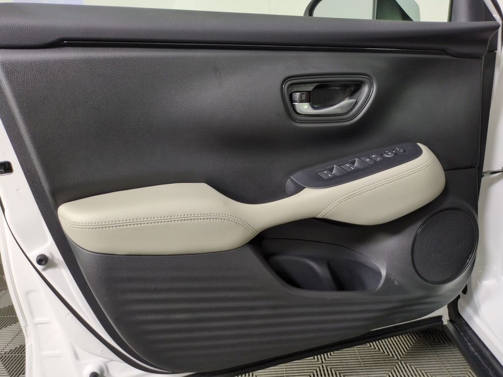 New 2027 Platinum White Pearl Honda LX image 10