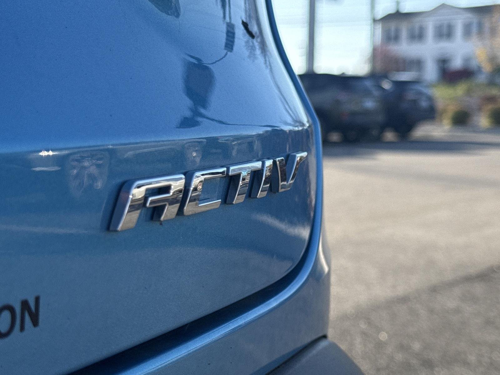 Used 2025  Chevrolet  image 12