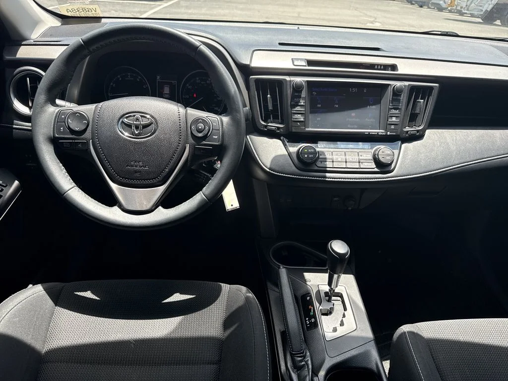Used 2017 Gray Toyota XLE image 22