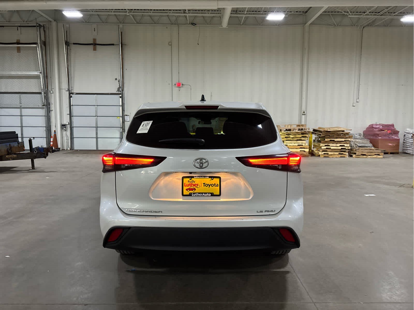 Used 2025 Wind Chill Pearl Toyota LE image 5