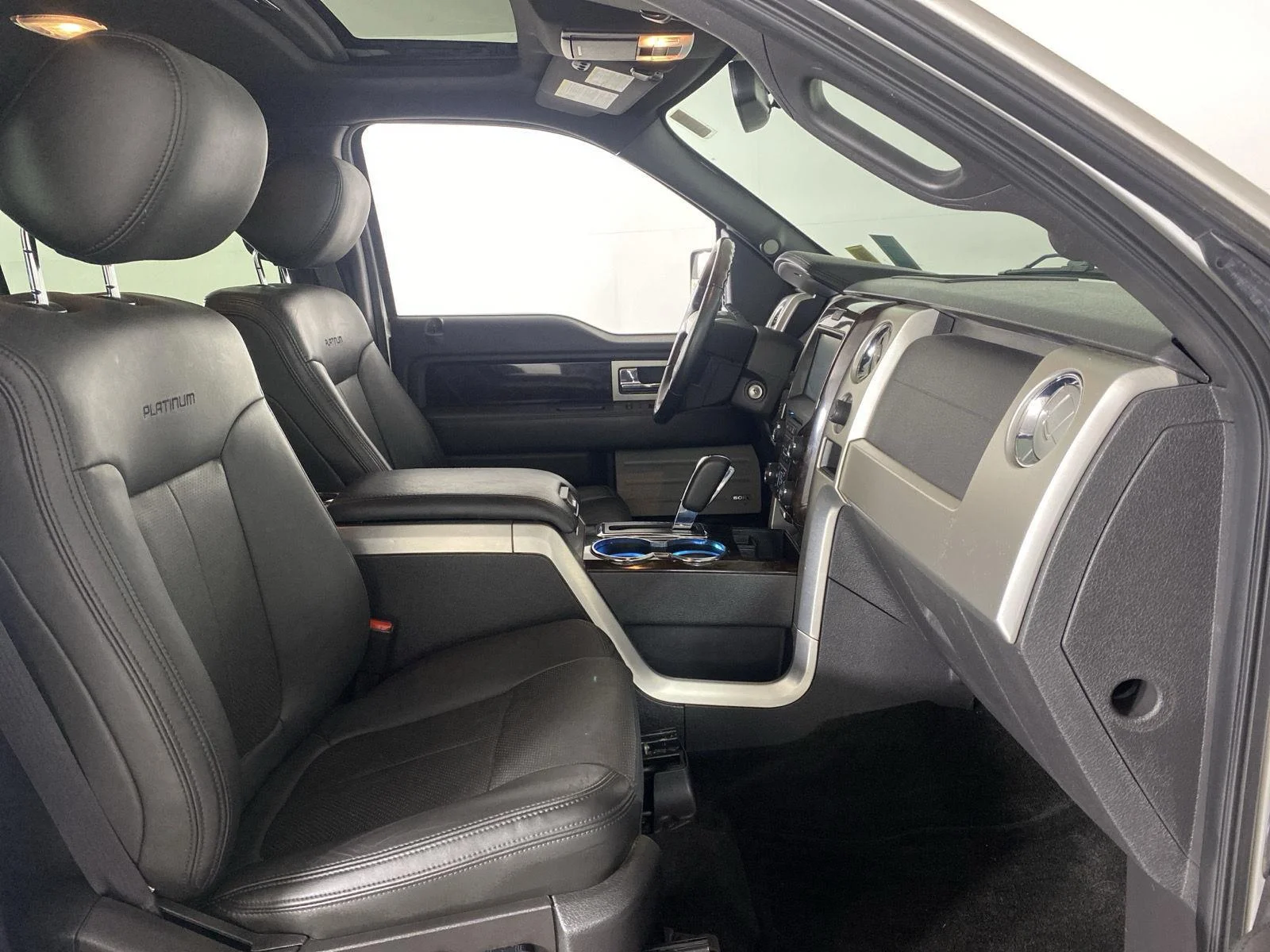 Used 2014 White Platinum Metallic Tri-Coat Ford  image 40