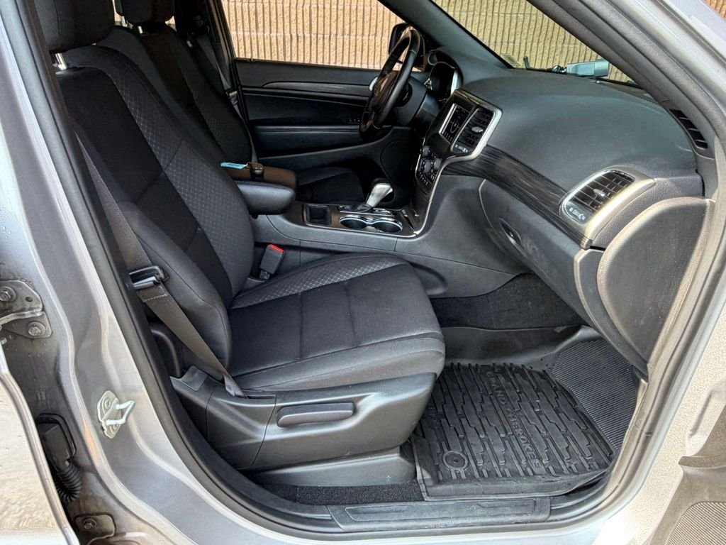 Used 2021 Billet Silver Metallic Jeep Laredo E image 39