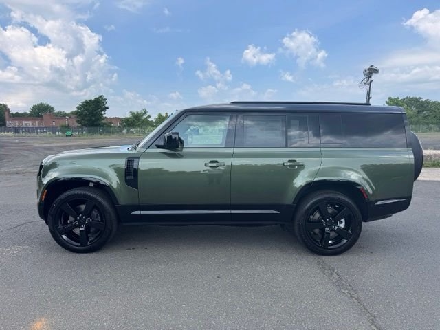 New 2026 Woolstone Green Land Rover X-Dynamic SE image 2