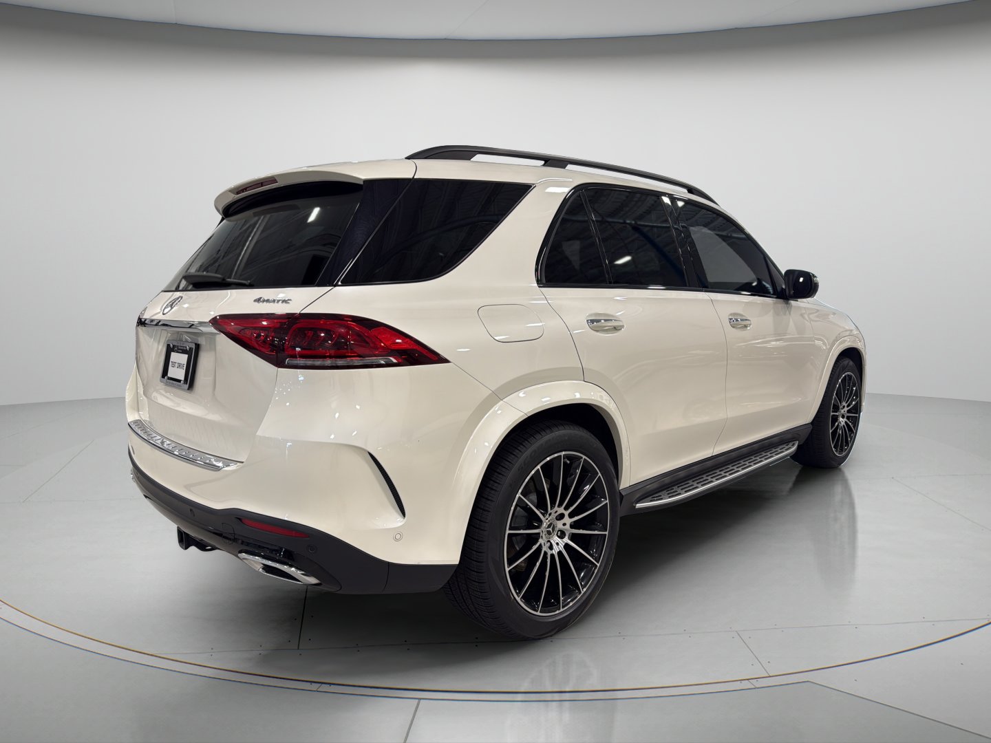 Certified Used 2023 MANUFAKTUR Diamond White Metallic Mercedes-Benz GLE 450 image 5