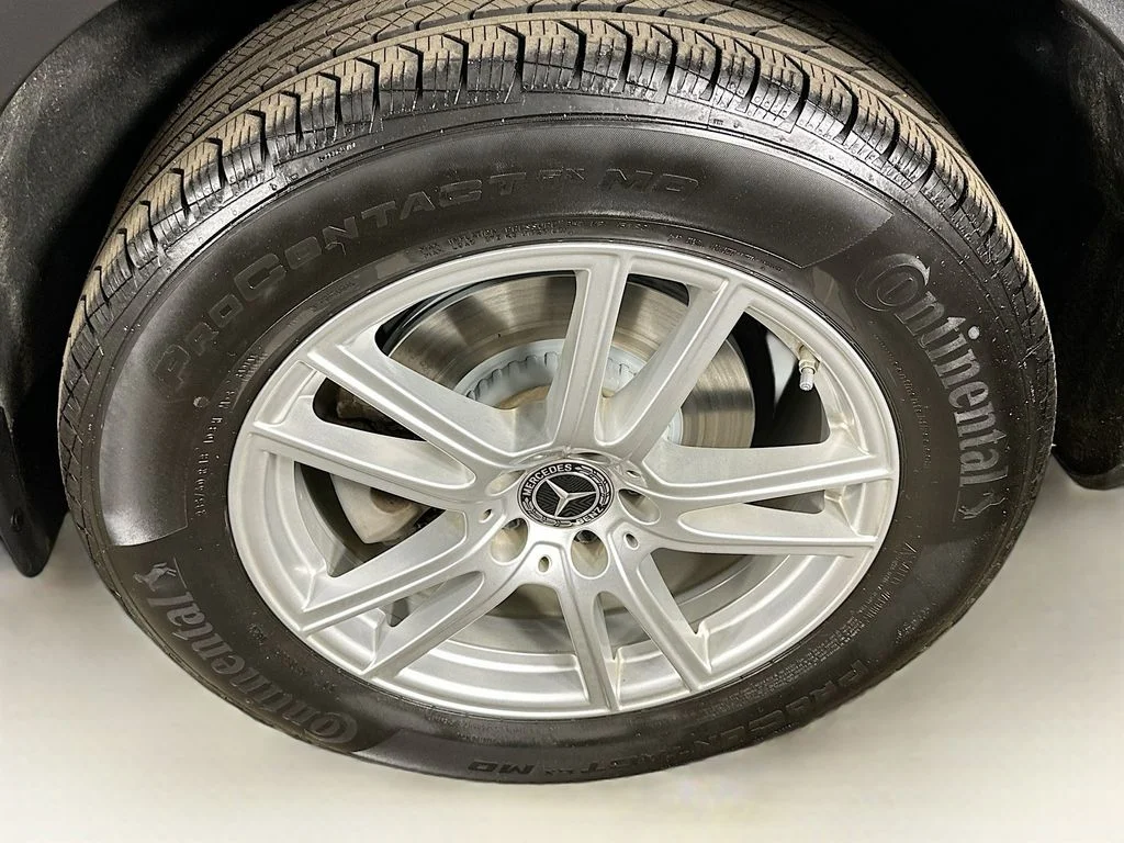 Used 2023 Blue Mercedes-Benz GLC 300 image 28