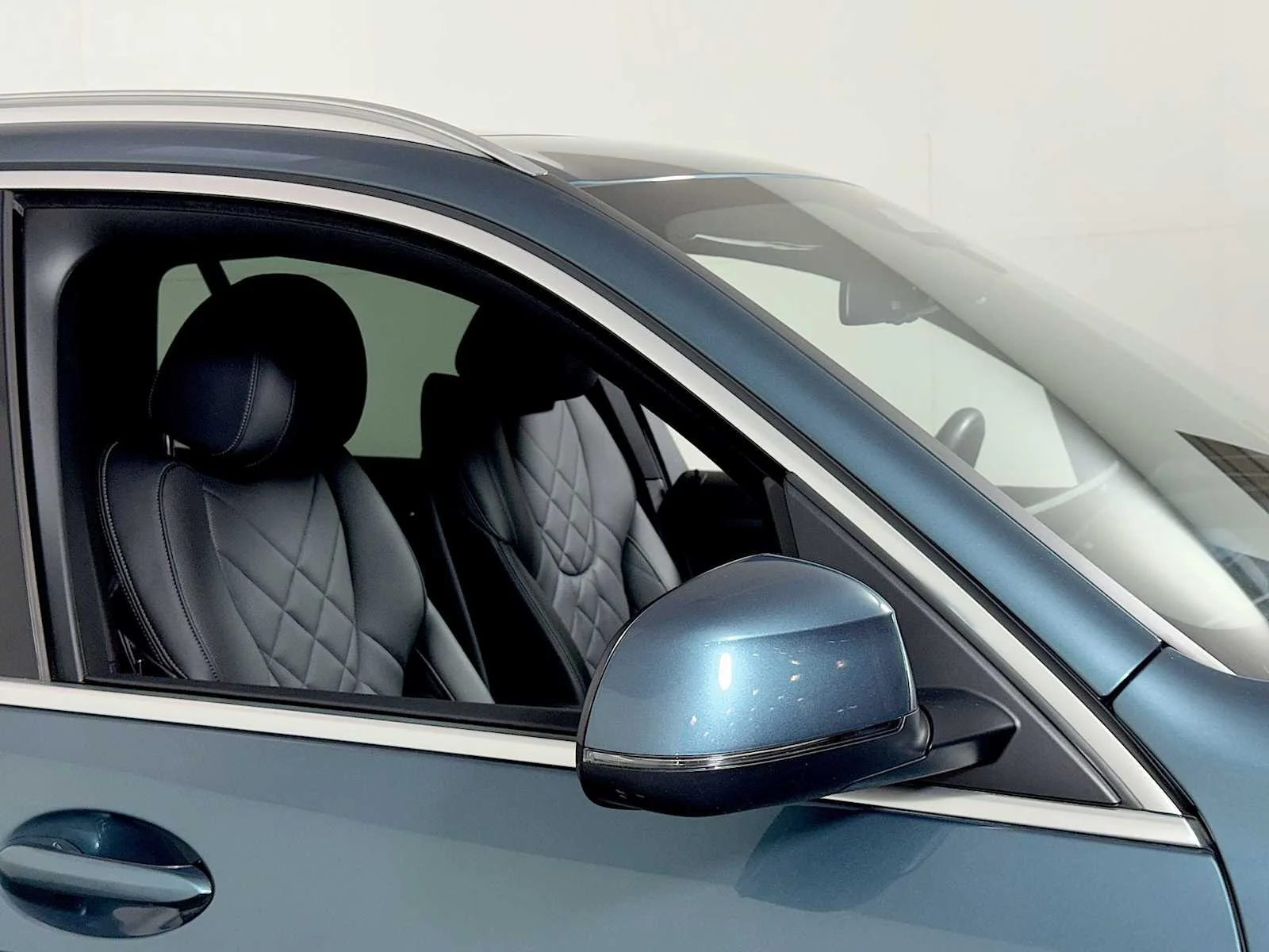 Used 2024 Blue Ridge Mountain Metallic BMW xDrive40i image 30