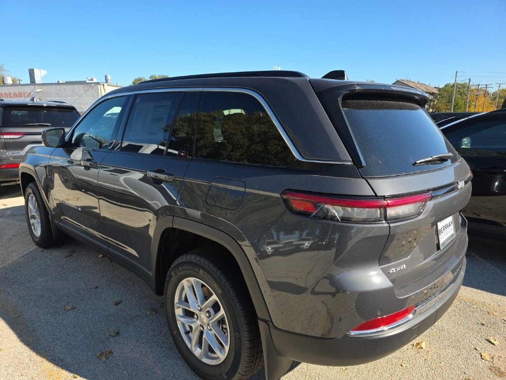 2025 Jeep Grand Cherokee Laredo X photo 4