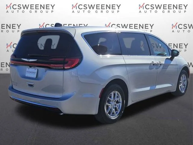 New 2026 Silver Mist Clear-Coat Exterior Paint Chrysler Select image 5