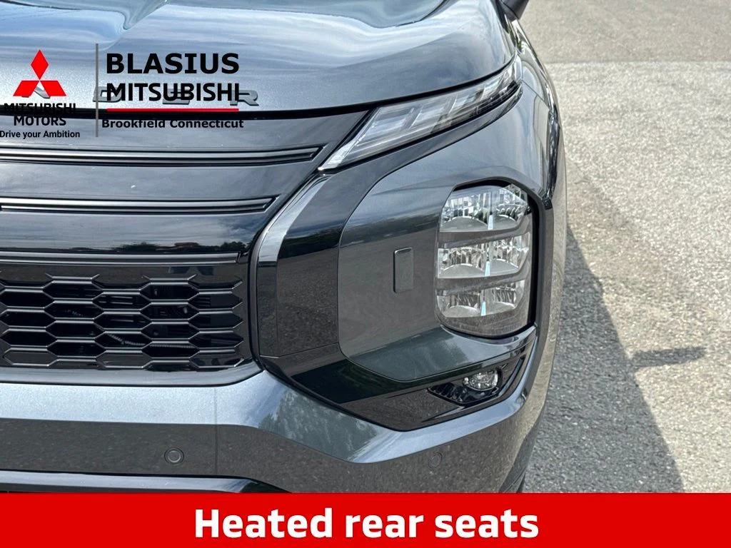 New 2026 Gray Mitsubishi SEL image 17