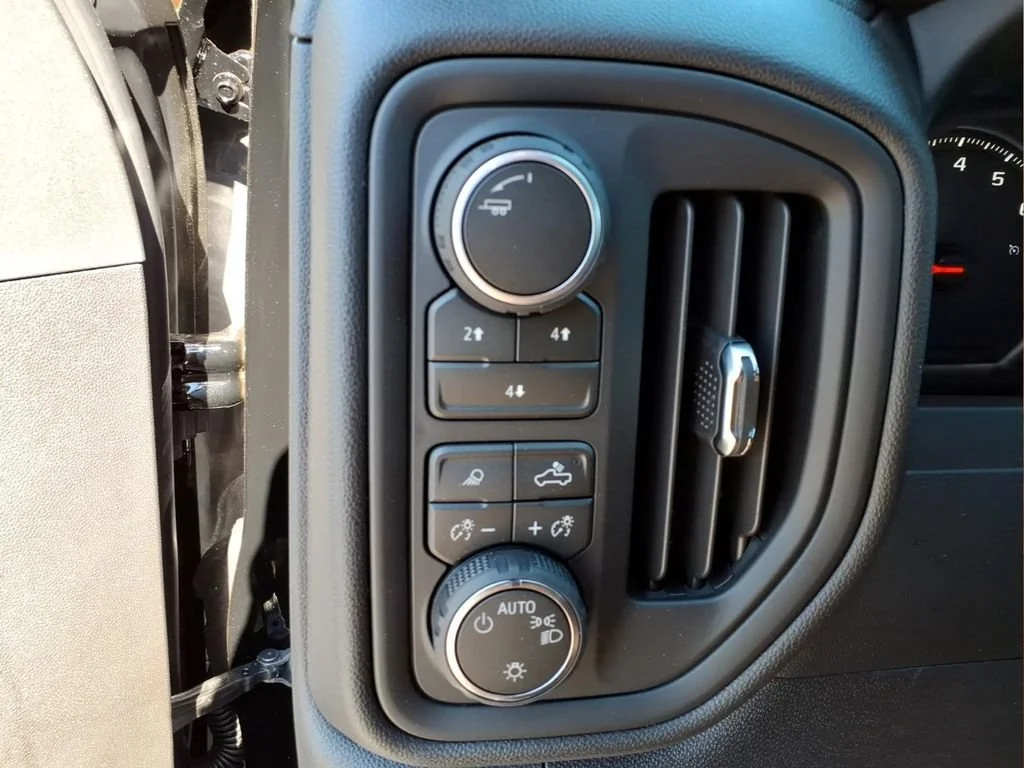 2026 Chevrolet Silverado 2500 HD Custom - Photo 14