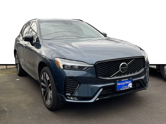 2026 Volvo XC60 B5 Plus Dark AWD's photo