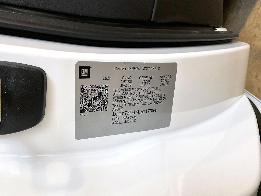 Used 2020 White Chevrolet Stingray image 34