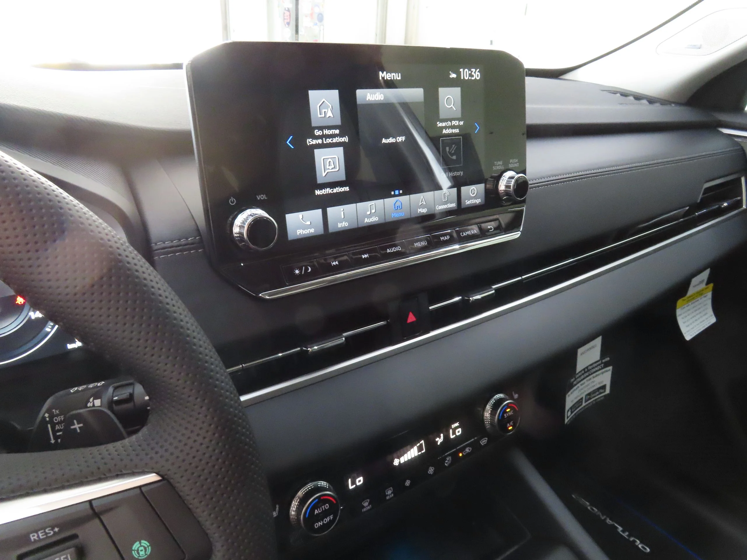2025 Mitsubishi Outlander Plug-in Hybrid SE - Photo 15