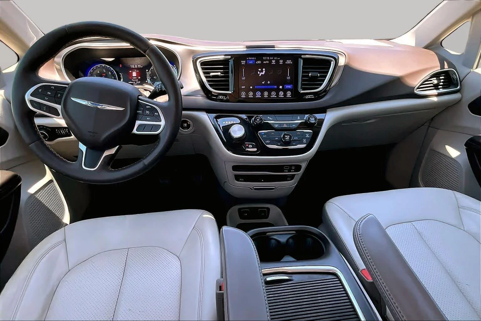 Used 2017 Tusk White Chrysler Touring-L Plus image 16