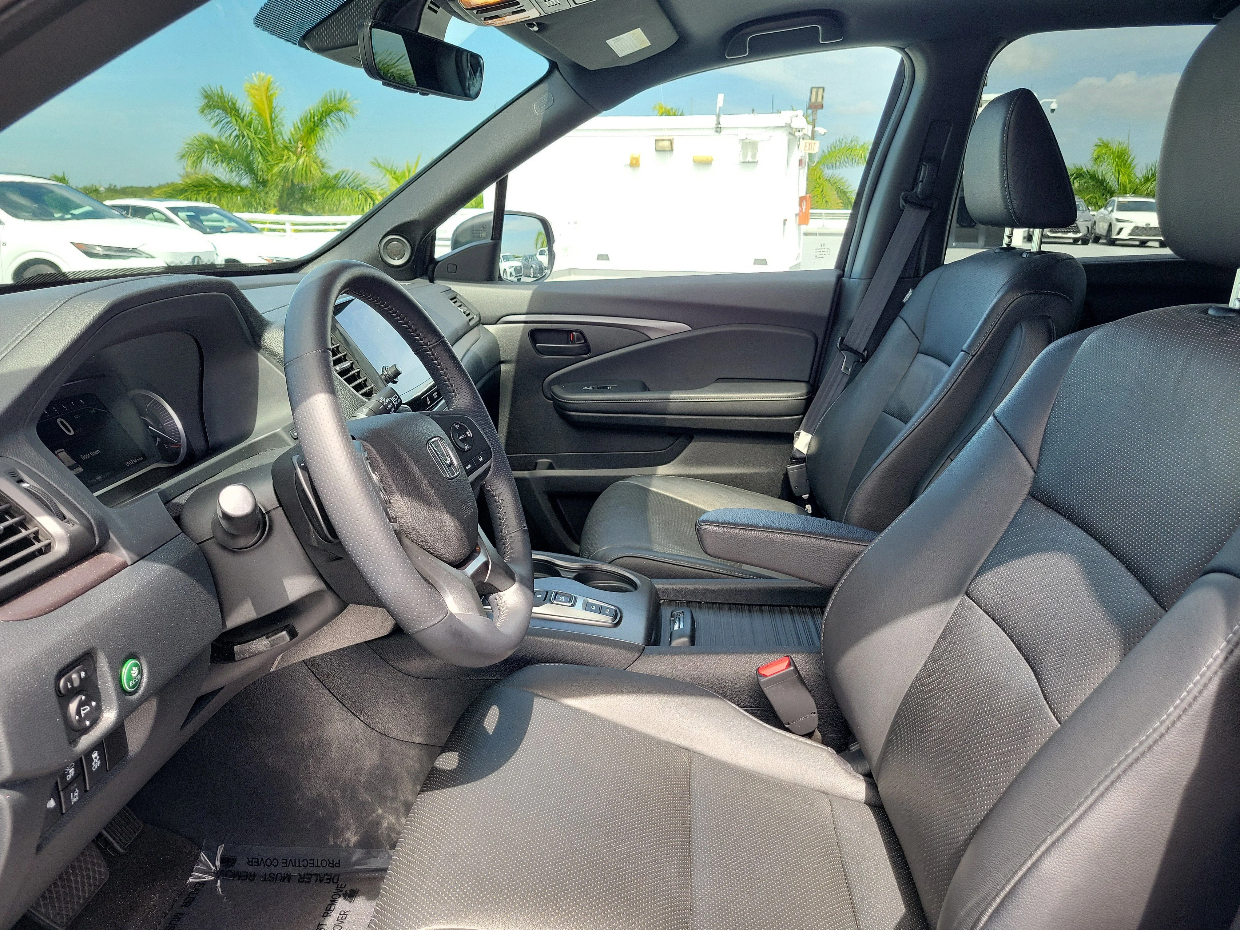 Used 2022 Crystal Black Pearl Honda EX-L image 25