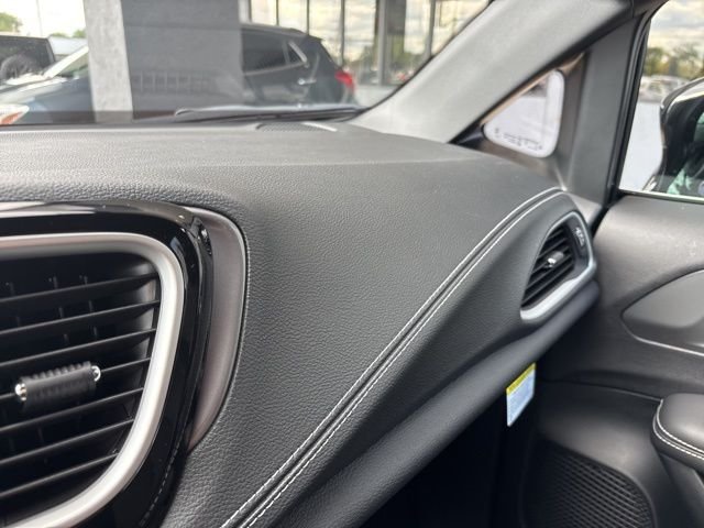 2026 Chrysler Pacifica Select - Photo 25