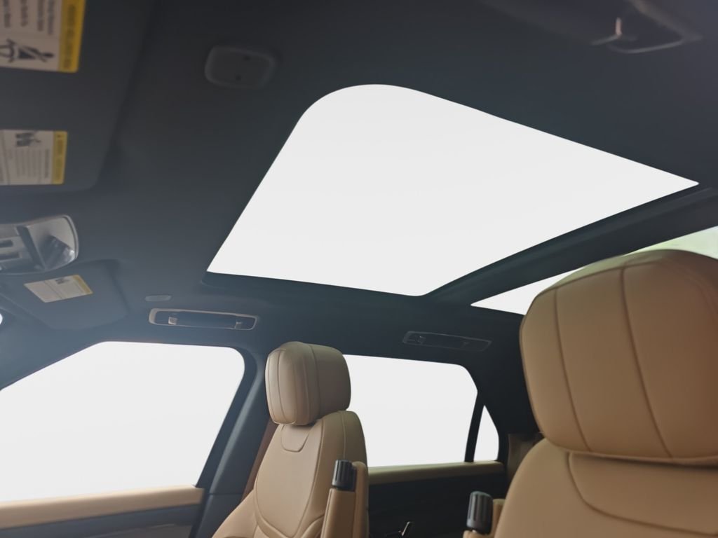 New 2026 Carpathian Grey Land Rover SE image 20