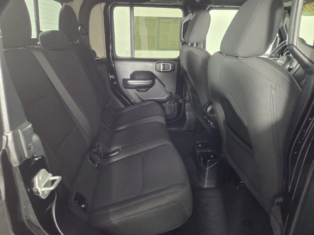 Used 2020 Black Clearcoat Jeep Sport S image 29