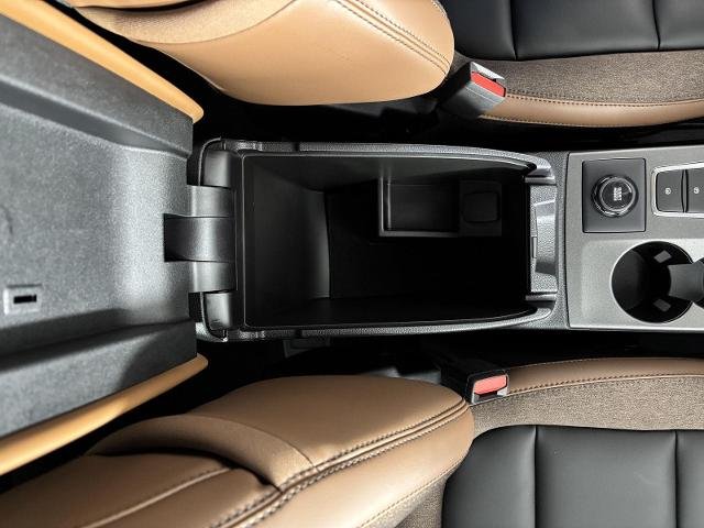 New 2025 Velocity Blue Metallic Ford Outer Banks® image 34