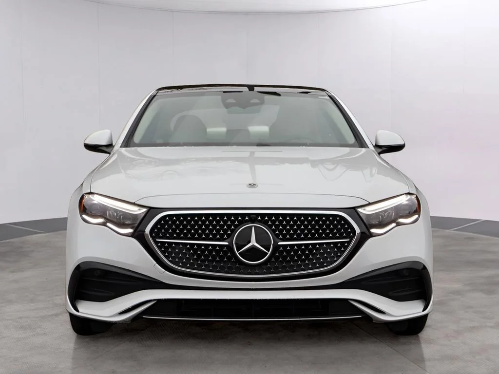 New 2026 MANUFAKTUR Moonlight White Metallic Mercedes-Benz E 350 image 44