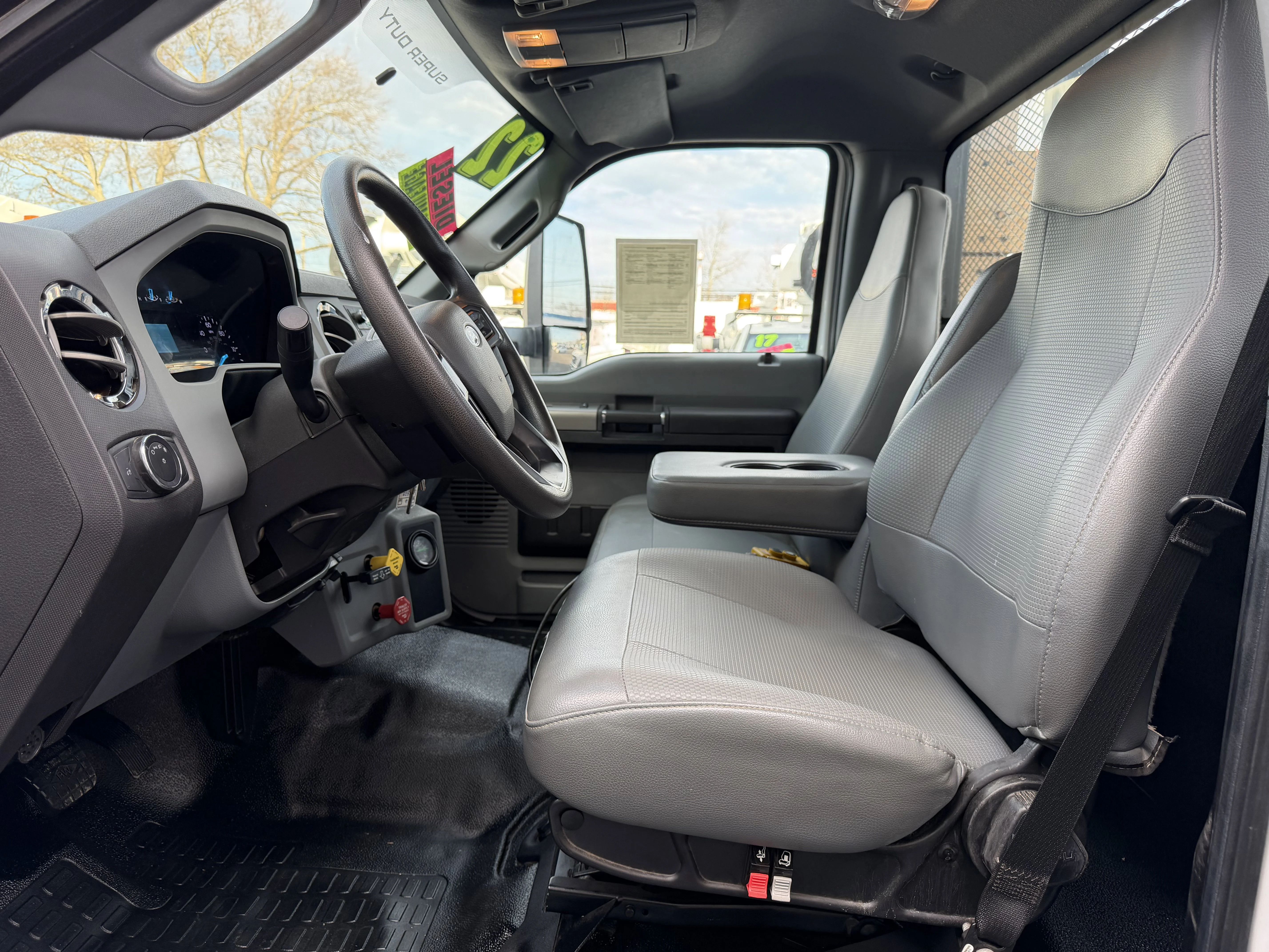 2022 Ford F-750 - Photo 14