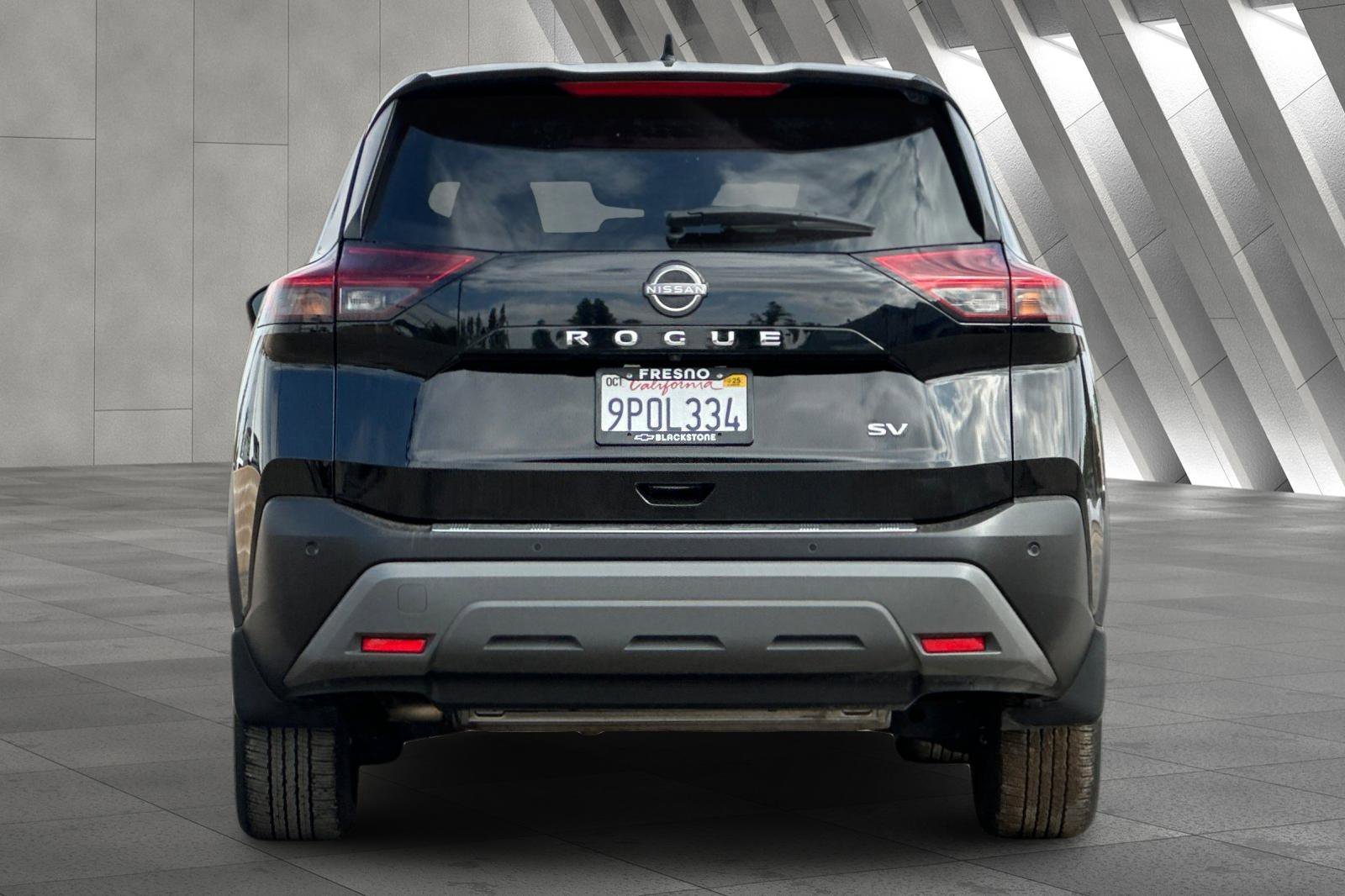 2023 Nissan Rogue SV photo 4