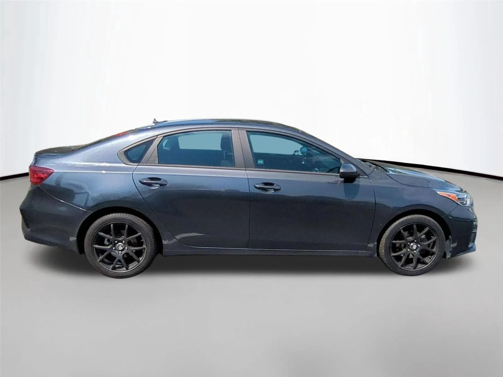 Used 2020 Gravity Grey Kia LXS image 4
