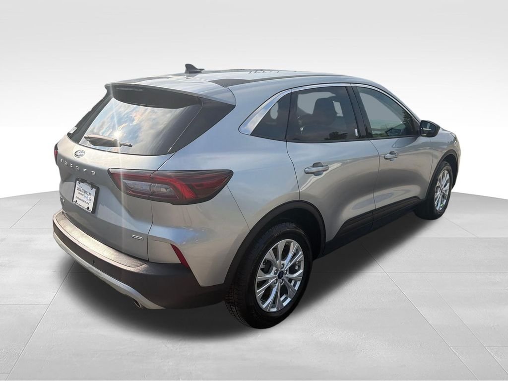 Used 2023 Silver Ford Active image 5