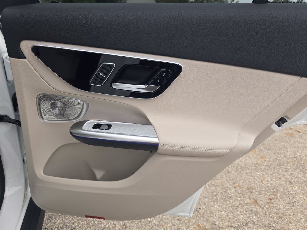 New 2027 Polar White Mercedes-Benz GLC 300 image 62